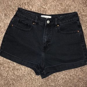 MOM SHORTS PACSUN SZ 26